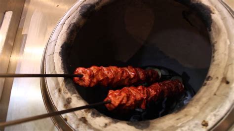 A Revolução do Tandoor em 2018: Uma explosão de sabores indianos que conquistou o mundo