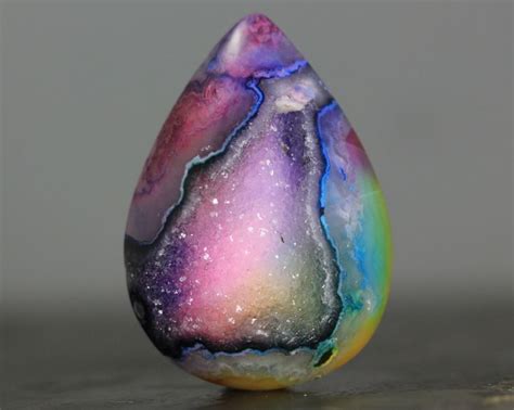 What is a Druzy Stone? And Why Does It Sparkle Like a Starry Night?